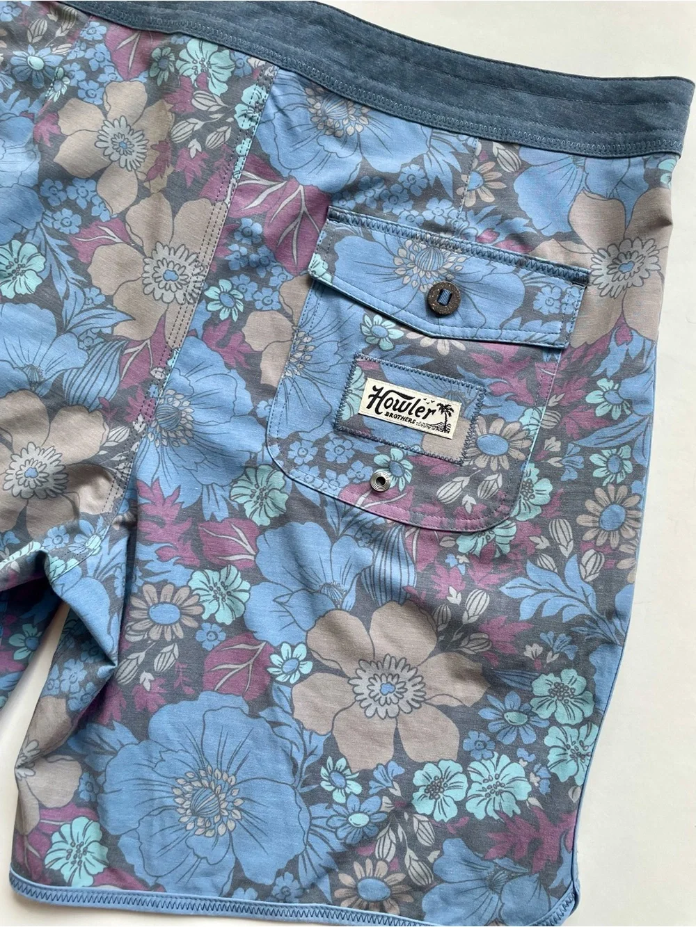 Howler Brothers Bruja Boardshorts, Flower Power Blues, Size 36